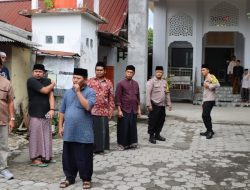 “Polresta Magelang Peduli Tempat Ibadah, Sumbang 50 Zak Semen”