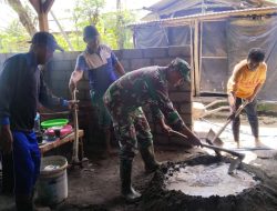 Wujudkan Tempat Tinggal Yang Layak Huni, Babinsa Koramil Kademangan Bantu Bangun Rumah Warga Binaannya