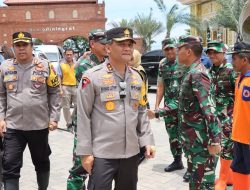 Pangdam IV Diponegoro dan Kapolda Jateng Kunjungi Korban Banjir di Demak
