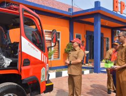 Drs. Asra Tepung Tawari Satu Unit Armada Damkar Baru