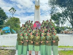 Peringati HUT Persit Ke 78, Persit KCK Kodim 1702/JWY Laksanakan Ziarah Ke TMP