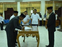 PJ Bupati Asra Mutasi Pejabat Struktural Penyegaran Dalam Jabatan