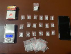 Temukan Sabu Dalam Paket Besar Didalam Rumahnya, Seorang Pria Muda Diboyong Polres Solok Ke Kantor