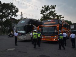 Antisipasi Kecelakaan Dan Pastikan Kondisi Bus Laik Jalan, Satlantas Polres Temanggung Bersama Dinhub Lakukan Rampchek