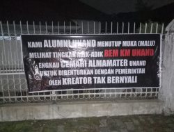 Beredarnya Spanduk Yang Mengatasnamakan Dari Alumni Universitas Andalas yang Menutup Mata (malu) Melihat Tingkah Adik-Adik Almamater BEM KM Unand
