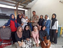 Sambut Hut Bhayangkara ke-78, Aipda Dian WR Pantau Pemberian Makanan Tambahan Kepada Anak Stunting Asuhannya