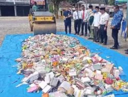 BPOM Dharmasraya Musnahkan Ribuan Obat Kosmetik Hingga Makanan
