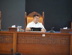 Sutan Riska Hadiri Rapat Paripurna DPRD dalam rangka Penyampaian Pandangan Umum Fraksi Terkait Nota Penjelasan Bupati Tentang Ranperda APBD 2025