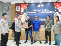 Polda Sumbar Gelar Berbagi Takjil bersama Polri dan Media, Sebagai Wujud Polri Untuk Masyarakat