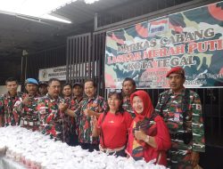 Peduli Warga Sekitar Sekretariat, Laskar Merah Putih Markas Cabang Kota Tegal Berbagi Takjil