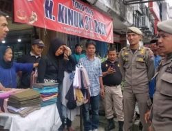 Satpol PP Bersama Timgab Kembali Tertibkan PKL Pasar Raya Barat Yang Berdagang Di Area Terlarang
