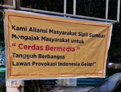 Beredarnya Spanduk Mengatasnamakan Koalisi Masyarakat Sipil Sumbar: “Cerdas Bermedia Tangguh Berbangsa Lawan Provokasi Indonesia Gelap
