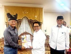 Manfaatkan Momen, Bupati John Kenedy Azis Serahkan Proposal Pembangunan Fisik ke Menteri PUPR