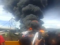 Pabrik Karet PT Teluk Luas Padang Terbakar, Tim Damkar Masih Berjibaku