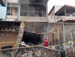Lima Unit Ruko Di Manyak Payed Terbakar, Satu Keluarga Tewas Terbakar