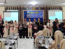 Satlantas Kendal Sambangi SMKN 2, Pelajar Diajari Tertib Jalan demi Tekan Kecelakaan
