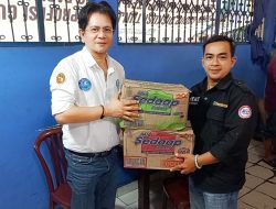 LAN (Lembaga Anti Narkoba) Sumbar Bagikan Sembako kepada Awak Media
