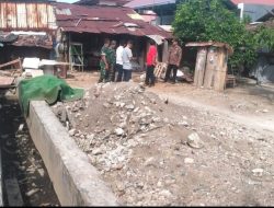 Giat Babinsa Koramil 01/PBU Serka Roby Kurniawan, Tinjau Rencana Drainase Wilayah Lolong Belanti