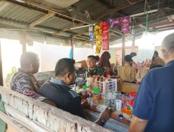 Serka Iswadi Babinsa Koramil 01/PBU Koordinasi dengan RW dan RT di Air Tawar Barat