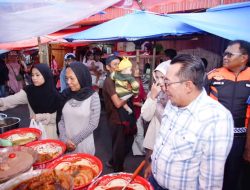 Bupati Eka Putra Ingatkan Pedagang Takjil Jaga Kebersihan dan Hindari Bahan Berbahaya di Pasar Pabukoan