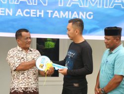 Dirjen Prasarana Strategis Serahkan Kunci Huntara II Sebanyak 156 KK Siap Huni