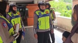 Operasi Keselamatan Candi 2026, Polwan Satlantas Demak Edukasi Warga di Obyek Vital
