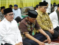 Bupati Eka Putra Dampingi Menteri PU Shalat Tarawih dan Persiapan Groundbreaking Sabodam di Sungai Jambu