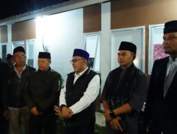 Pastikan Korban Bencana Nyaman, Bupati Tanah Datar Sahur Bersama Penghuni Huntara di Guguak Malalo