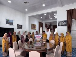 Bupati Tanah Datar Terima Bantuan dari Kerabat Kesultanan Pagaruyung dan Bundo Kanduang Jambi untuk Masyarakat