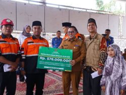 Bupati Eka Putra Serahkan Bantuan Rp576 Juta, Tekankan Sinergi Baznas dan Pemda Bantu Korban Bencana