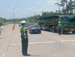 Jamin Kelancaran Jalur Pantura, Satlantas Batang Tindak Tegas Truk yang Melanggar SKB Mudik