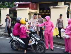 Kapolres Agung Tribawanto Hadir di Tengah Warga, 400 Takjil Dibagikan untuk Pengendara dan Pejalan Kaki