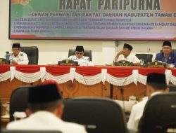 DPRD Tanah Datar Gelar Paripurna, Bupati Sampaikan Jawaban atas Pandangan Fraksi terhadap Tiga Ranperda