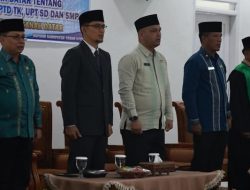 Sekda Tanah Datar Lantik Pejabat Manajerial dan Serahkan SK Kepala UPTD dan Kepala Sekolah