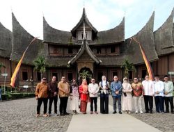 Menteri Pariwisata Promosikan Istano Basa Pagaruyung sebagai Destinasi Unggulan