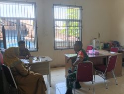 Serma Yunalizal Babinsa Alai Parak Kopi Perkuat Sinergi dengan Kelurahan APK dalam Penertiban Baliho Liar