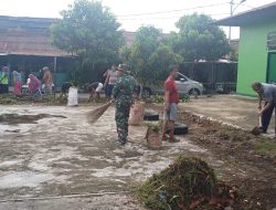 Serka Syafrijal Turun Langsung Bersama Warga Ujung Gurun Bersihkan Asrama Parak Pisang Antisipasi Dampak Hujan