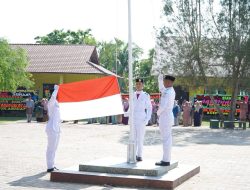 Pimpinan Upacara Hardiknas, Bupati Armia Tekankan Lima Kebijakan Strategis Tingkatkan Kualitas Pendidikan
