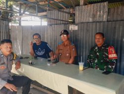 Babinsa Serka Roby Kurniawan Perkuat Sinergitas Warga Lolong Belanti RW 06 dalam Menjaga Kebersihan Lingkungan Koramil 01/PBU