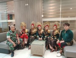 Babinsa Sertu Bastian Bangun Kebersamaan dan Dukungan Seni Budaya Bersama Anak Tari di BETA