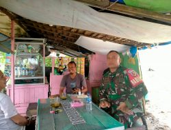 Babinsa Koramil 01/PBU Sertu Koko Afriandi Perkuat Silaturahmi dan Keamanan Wilayah Lewat Komsos Humanis