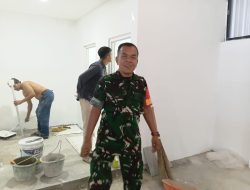 Serma Yunalizal Turun Tangan Bersama Warga, Babinsa Alai Parak Kopi Pimpin Goro Bersihkan KMP Demi Lingkungan Sehat