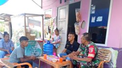 Babinsa Sertu Maiko Muriyanto Perkuat Kebersamaan Warga Melalui Komsos Bersama Dubalang dan RT di Flamboyan Baru
