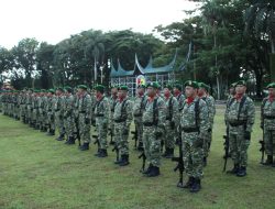 Sertu Koko Afriandi Hadiri dan Laksanakan Upacara Hardiknas di Lapangan Imam Bonjol Bersama Instansi dan Pelajar Koramil 01/PBU