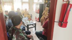 Serka Iswadi Hadiri Rapat Evaluasi dan Pemilihan Ketua LPS di Kelurahan Air Tawar Barat Bersama Warga