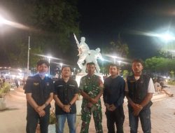 Sertu Marjohan dan Dubalang Padang Barat Jaga Taman Rimbo Kaluang, Ciptakan Malam Aman bagi Warga