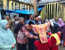 Kawal Pelestarian Adat di Talamau, Anggota DPRD Pasbar Yondrizal Hadiri Tradisi Babimba