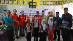 PMI Distribusikan 500 School Kit bagi Siswa Terdampak Galodo di Tanah Datar