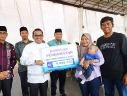 Bupati Tanah Datar Salurkan Bansos Rp245,3 Juta untuk 47 Pasien Rumah Sakit