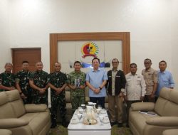 KASDAM XX/TUANKU IMAM BONJOL TERIMA KUNJUNGAN SILATURAHMI ANGGOTA DPD RI H. IRMAN GUSMAN, S.E., M.B.A., DI MAKODAM